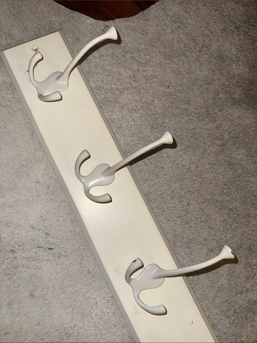 White Wall Hook Rack with Five Hooks